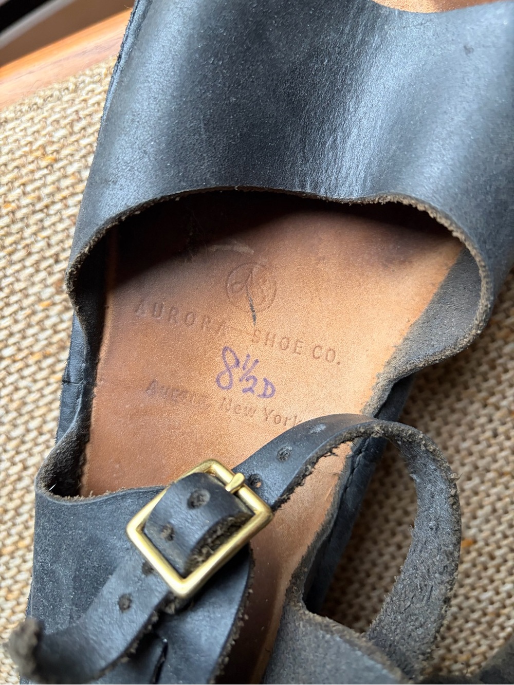 Aurora shoe co Women's Black Leather Slide Sandals with Buckle